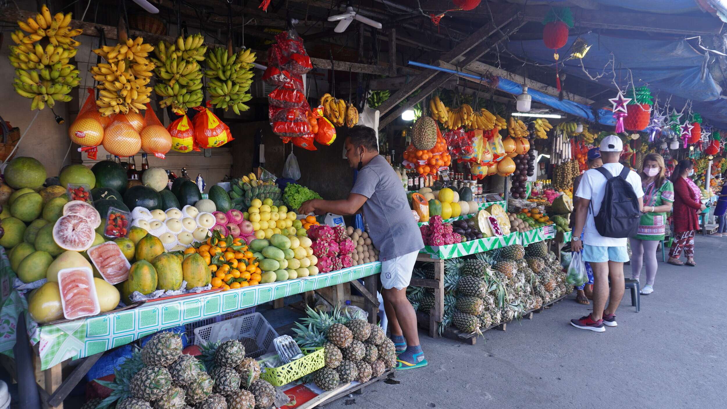 Fruit and Flower Market in Sta. Rosa – Tagaytay City